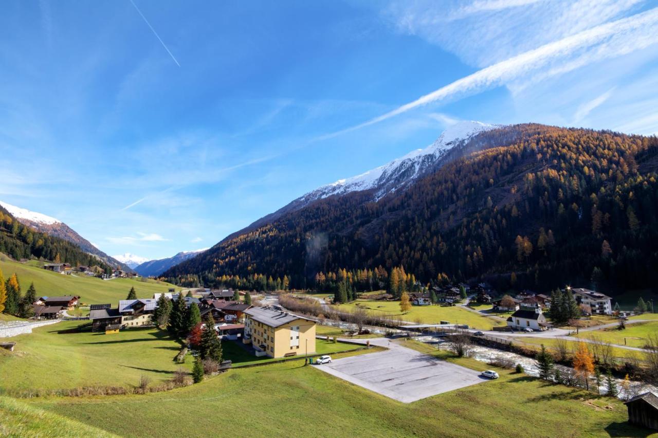 Hotel Haus Waltraud Sankt Jakob in Defereggen Esterno foto