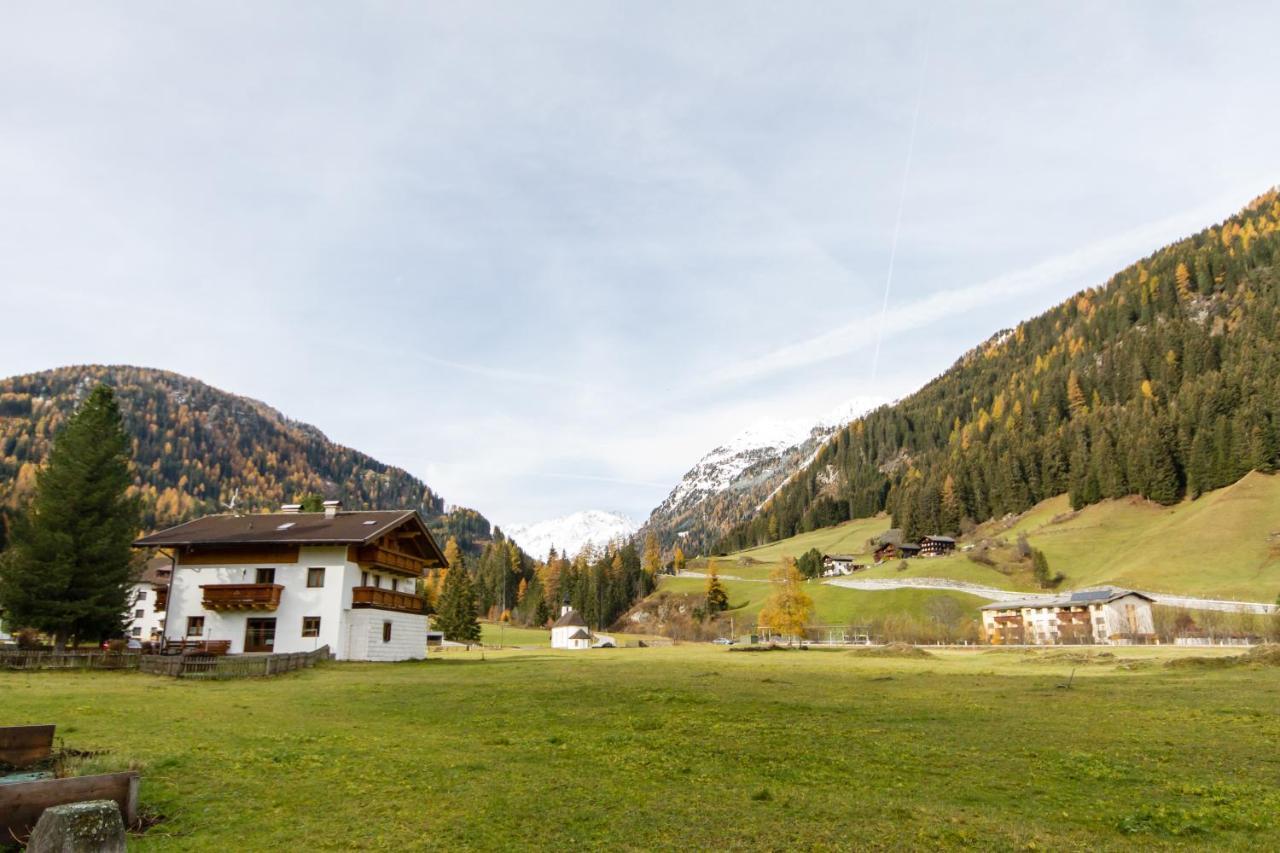 Hotel Haus Waltraud Sankt Jakob in Defereggen Esterno foto