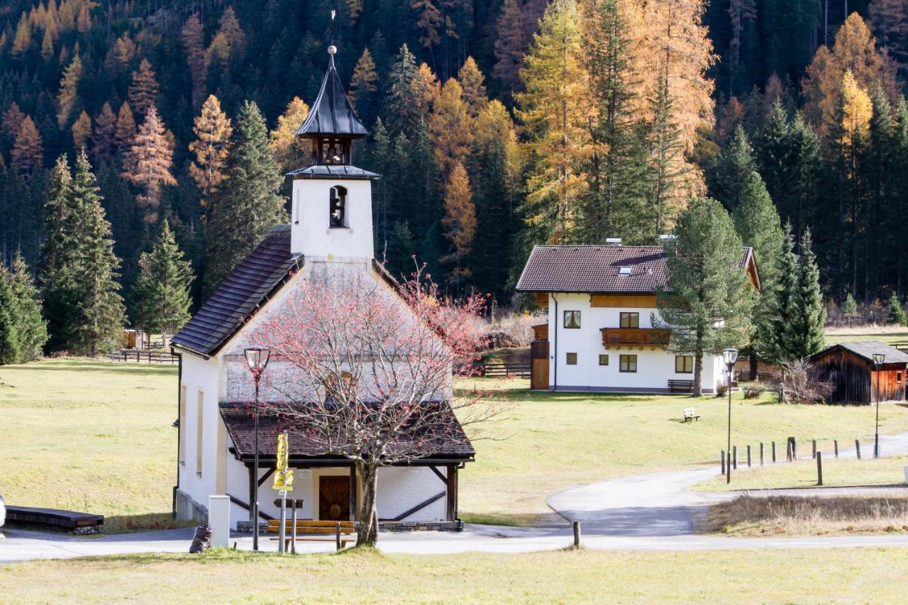 Hotel Haus Waltraud Sankt Jakob in Defereggen Esterno foto