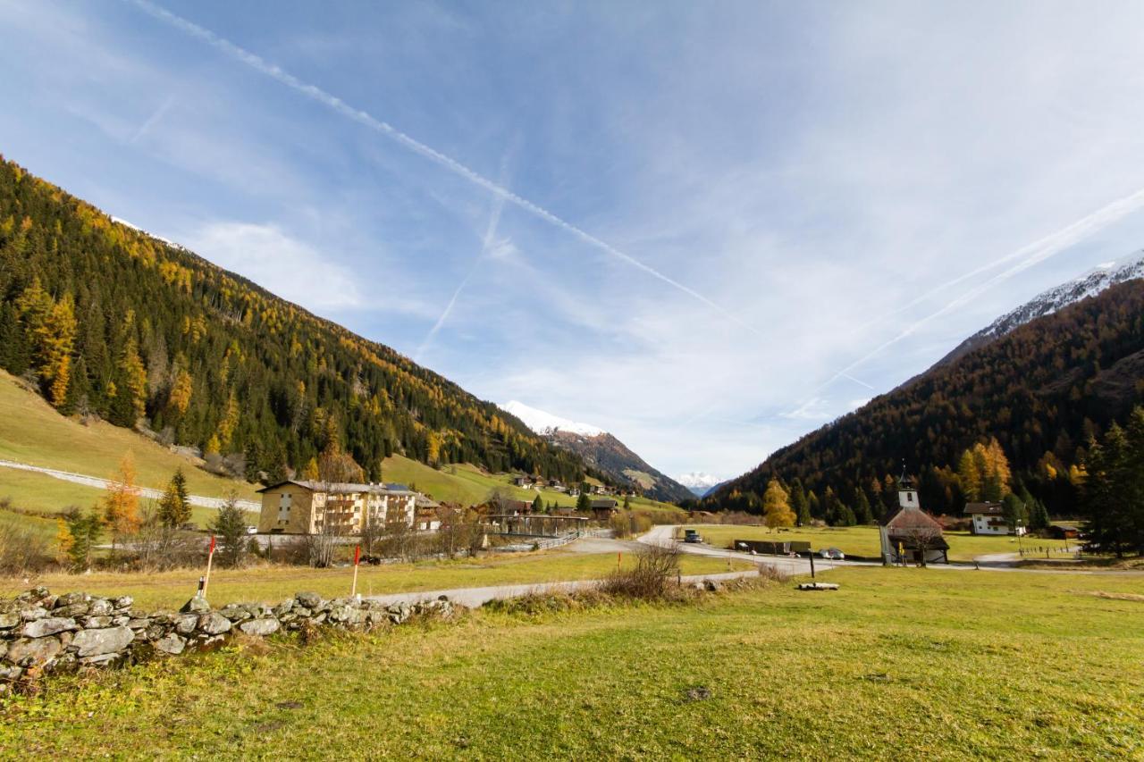 Hotel Haus Waltraud Sankt Jakob in Defereggen Esterno foto