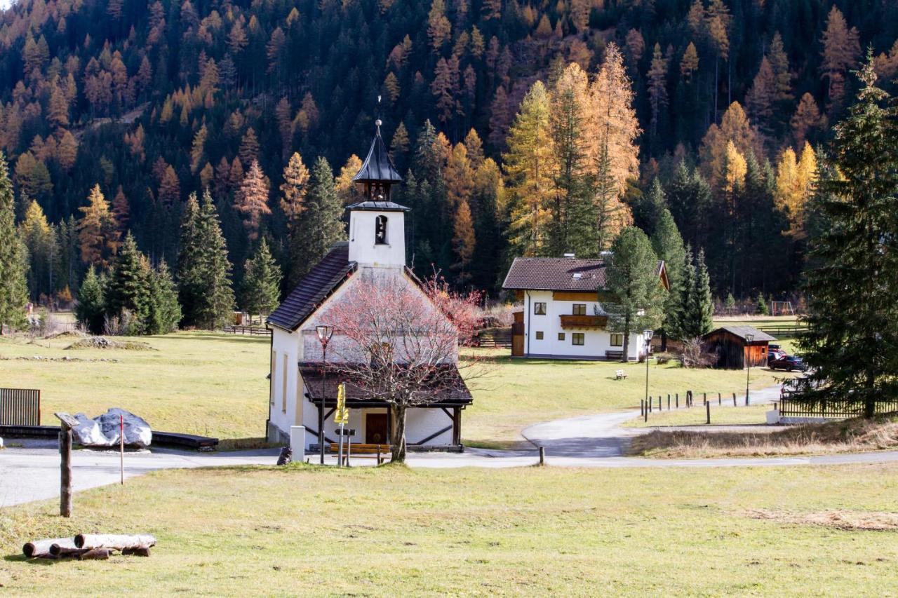 Hotel Haus Waltraud Sankt Jakob in Defereggen Esterno foto