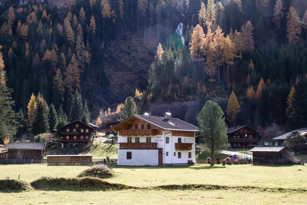 Hotel Haus Waltraud Sankt Jakob in Defereggen Esterno foto