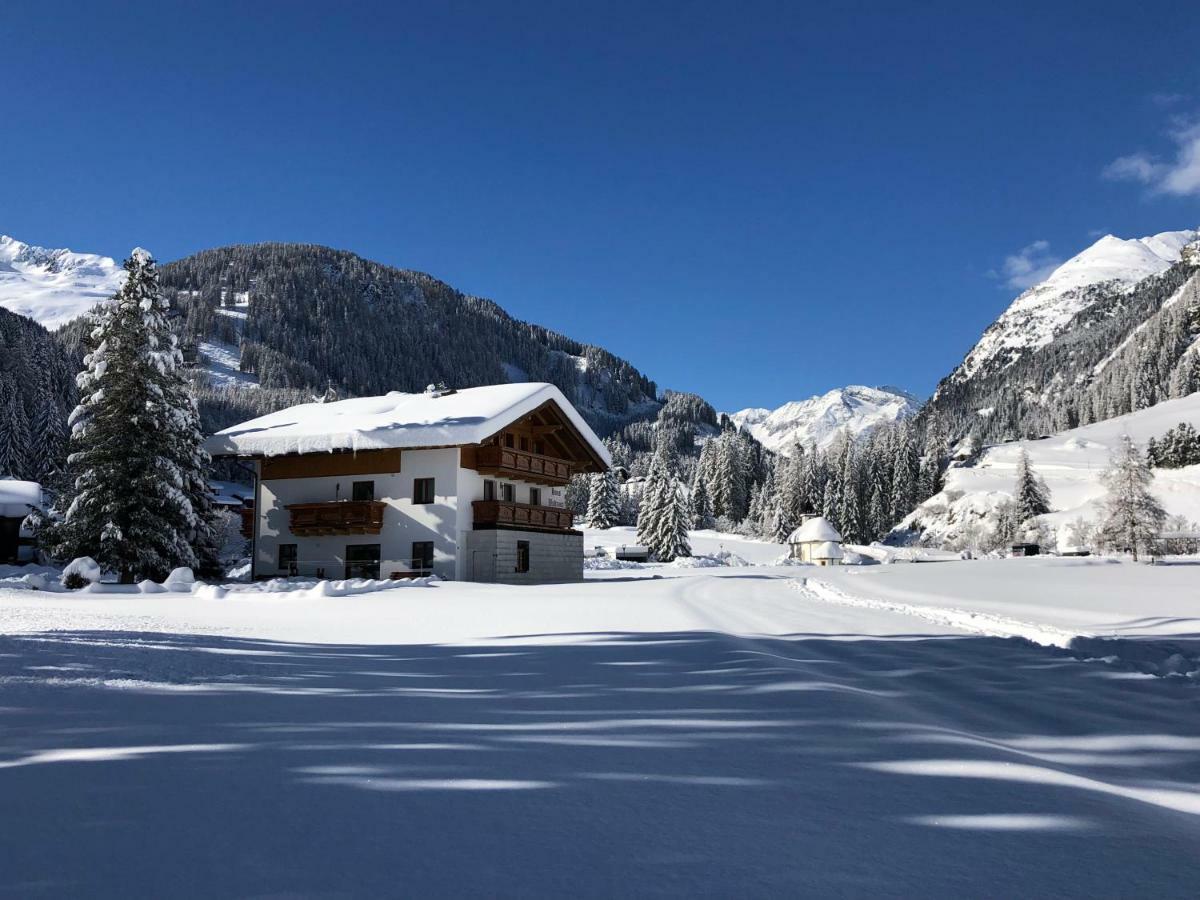 Hotel Haus Waltraud Sankt Jakob in Defereggen Esterno foto