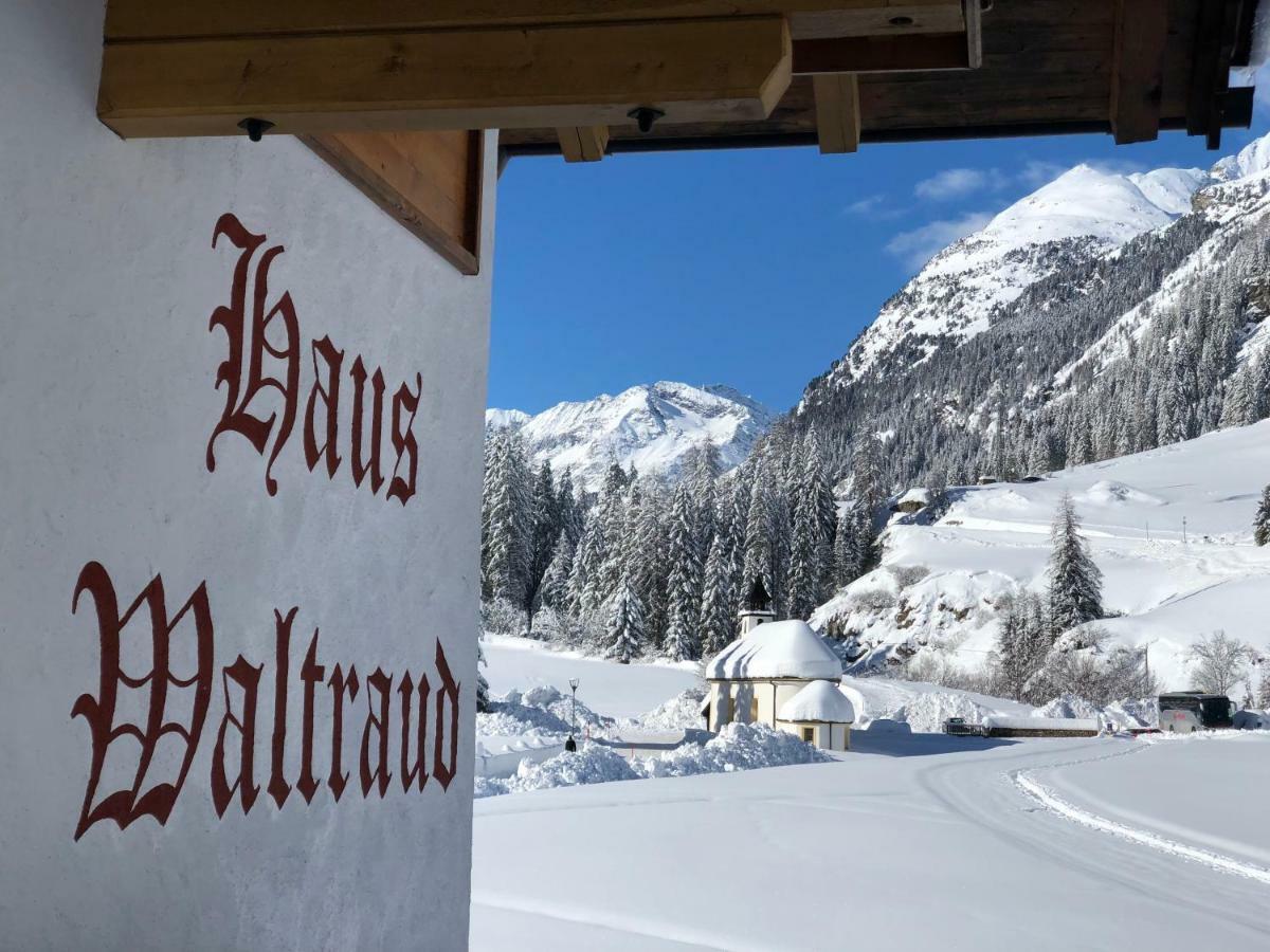 Hotel Haus Waltraud Sankt Jakob in Defereggen Esterno foto