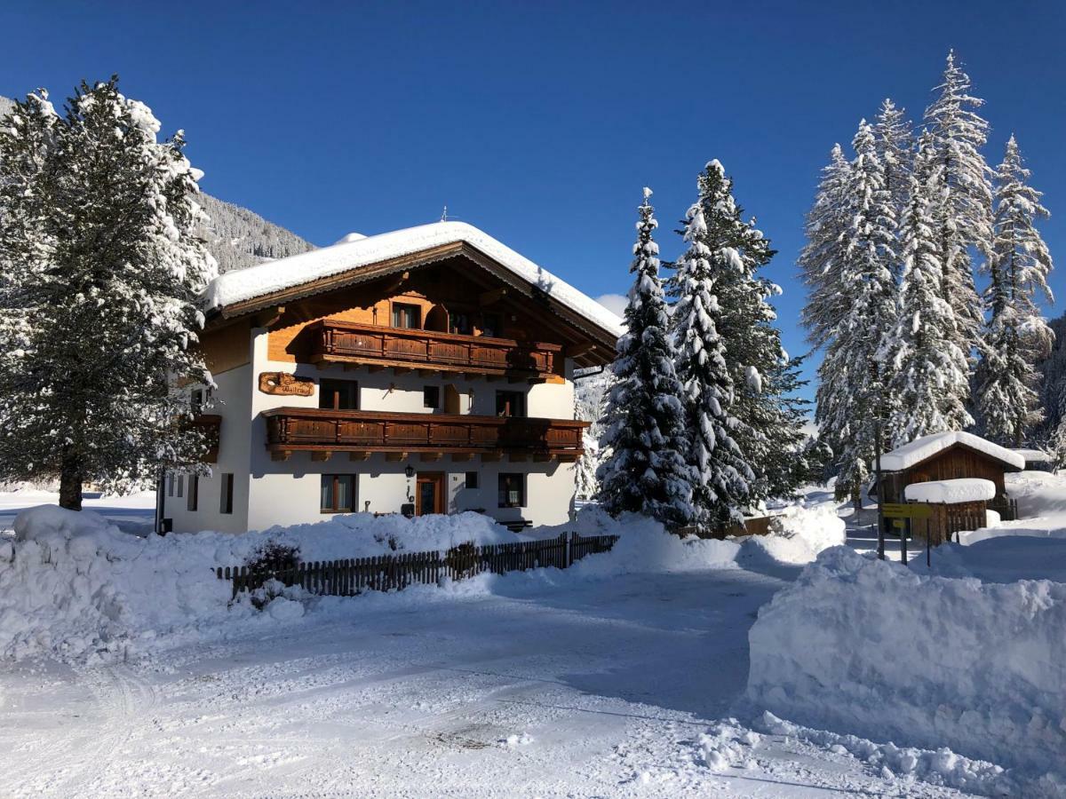 Hotel Haus Waltraud Sankt Jakob in Defereggen Esterno foto