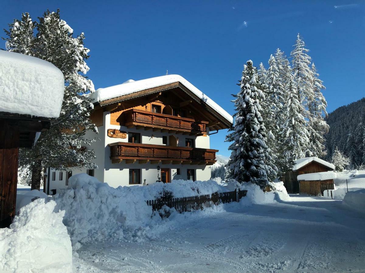 Hotel Haus Waltraud Sankt Jakob in Defereggen Esterno foto