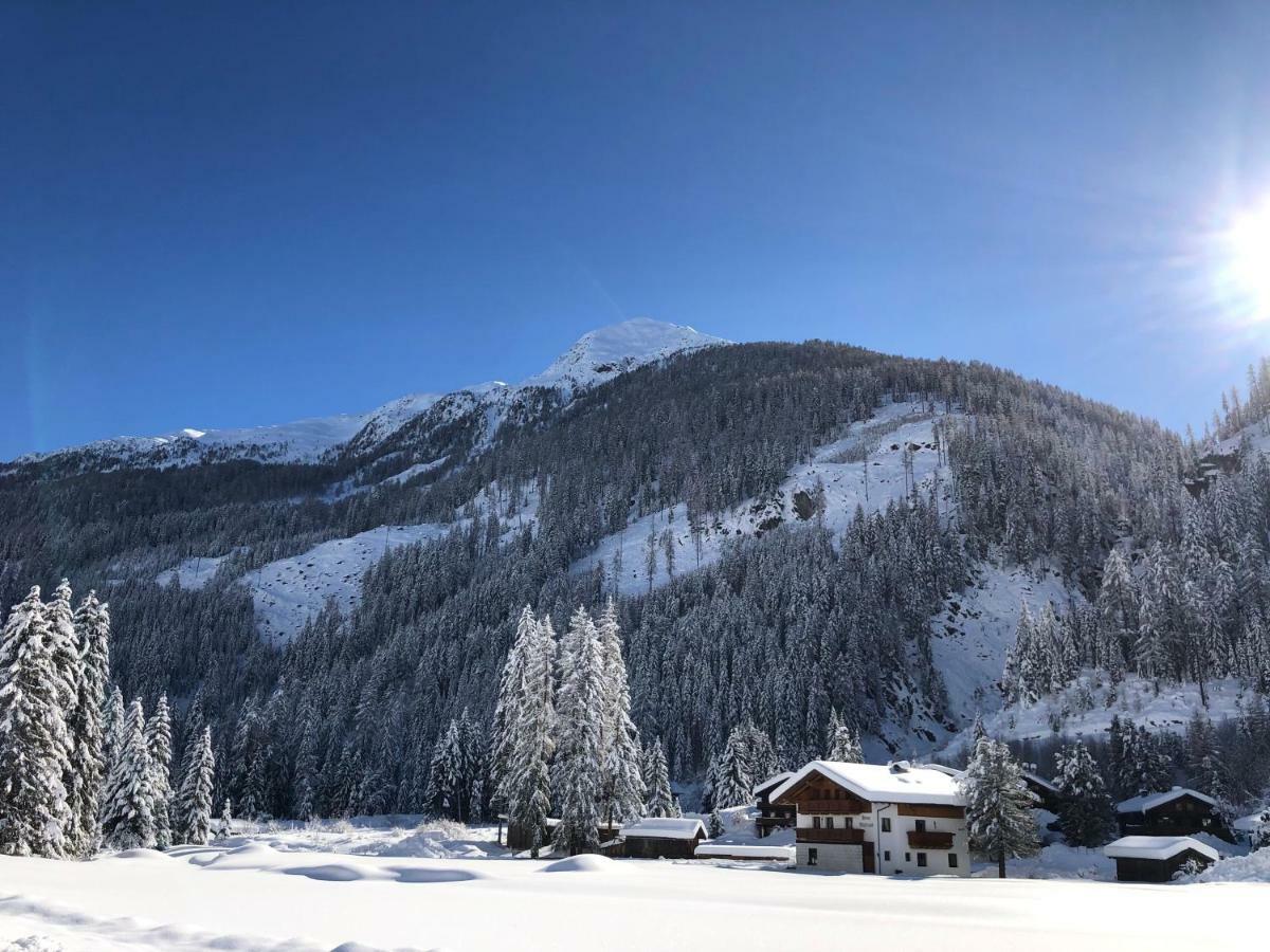 Hotel Haus Waltraud Sankt Jakob in Defereggen Esterno foto