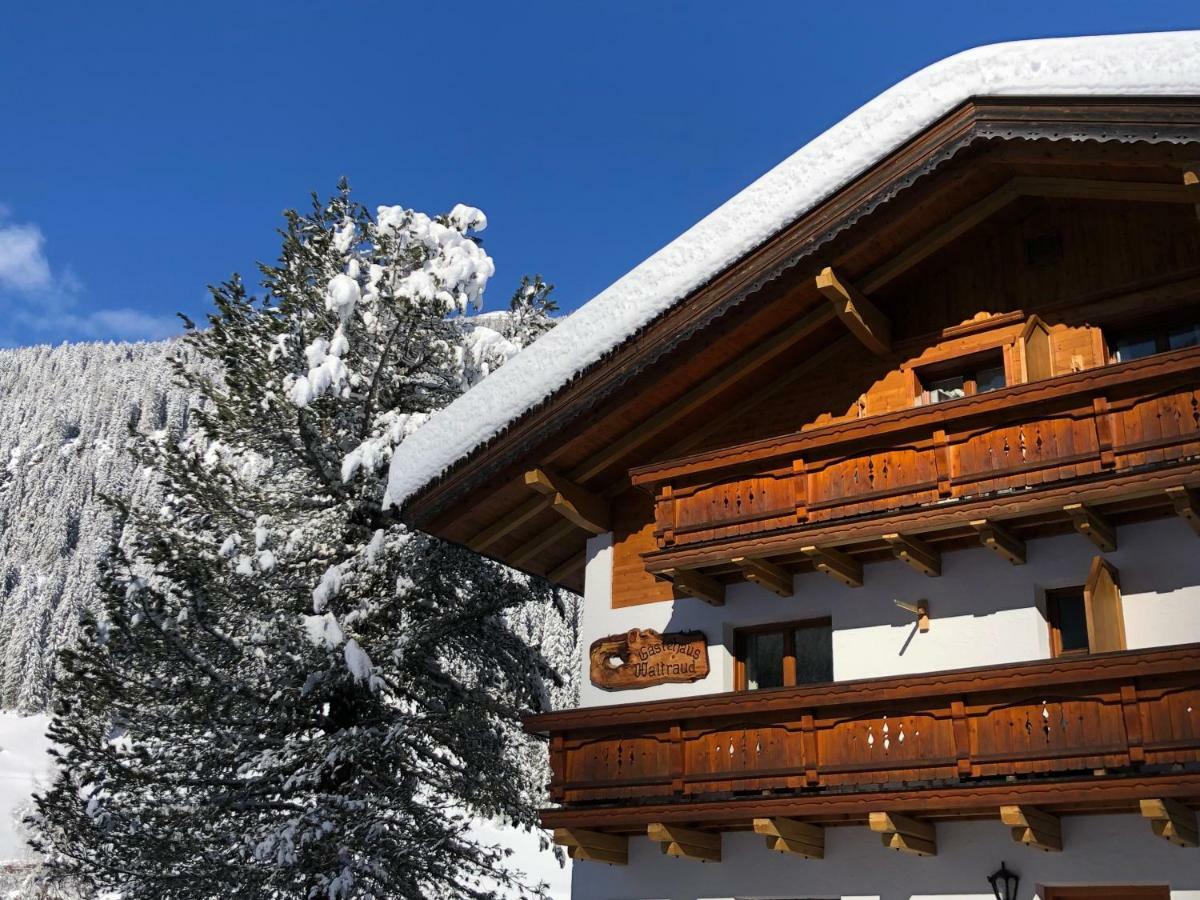 Hotel Haus Waltraud Sankt Jakob in Defereggen Esterno foto